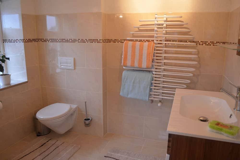Foto 3 von 25: 125m² Ferienwohnung unterhalb des Schlosses, mit Blick über das Harzvorland