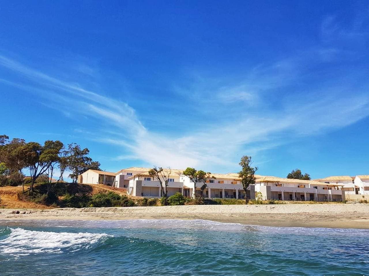 Foto 2 von 21: Wohnung am Strand mit Meerblick - Beheizter Pool, WLAN, Klima, 3 Zimmer - Linguizzetta