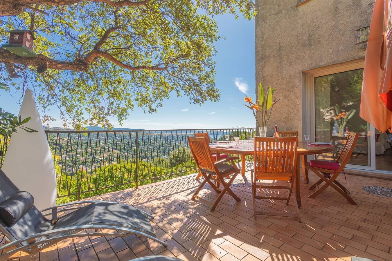 Foto 2 von 21: Appartement in Les Collines Cavalaire mit Meerblick, privater Terrasse und WLAN