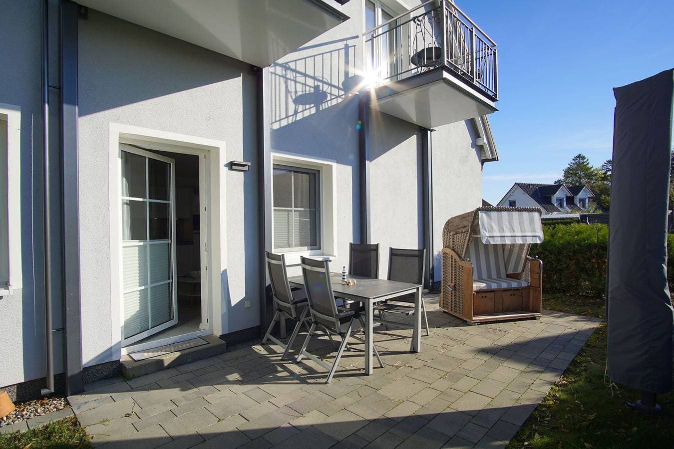 Foto 4 von 21: Moderne Ferienwohnung mit eigener Terrasse - Haus Inselwind FeWo MEERstille