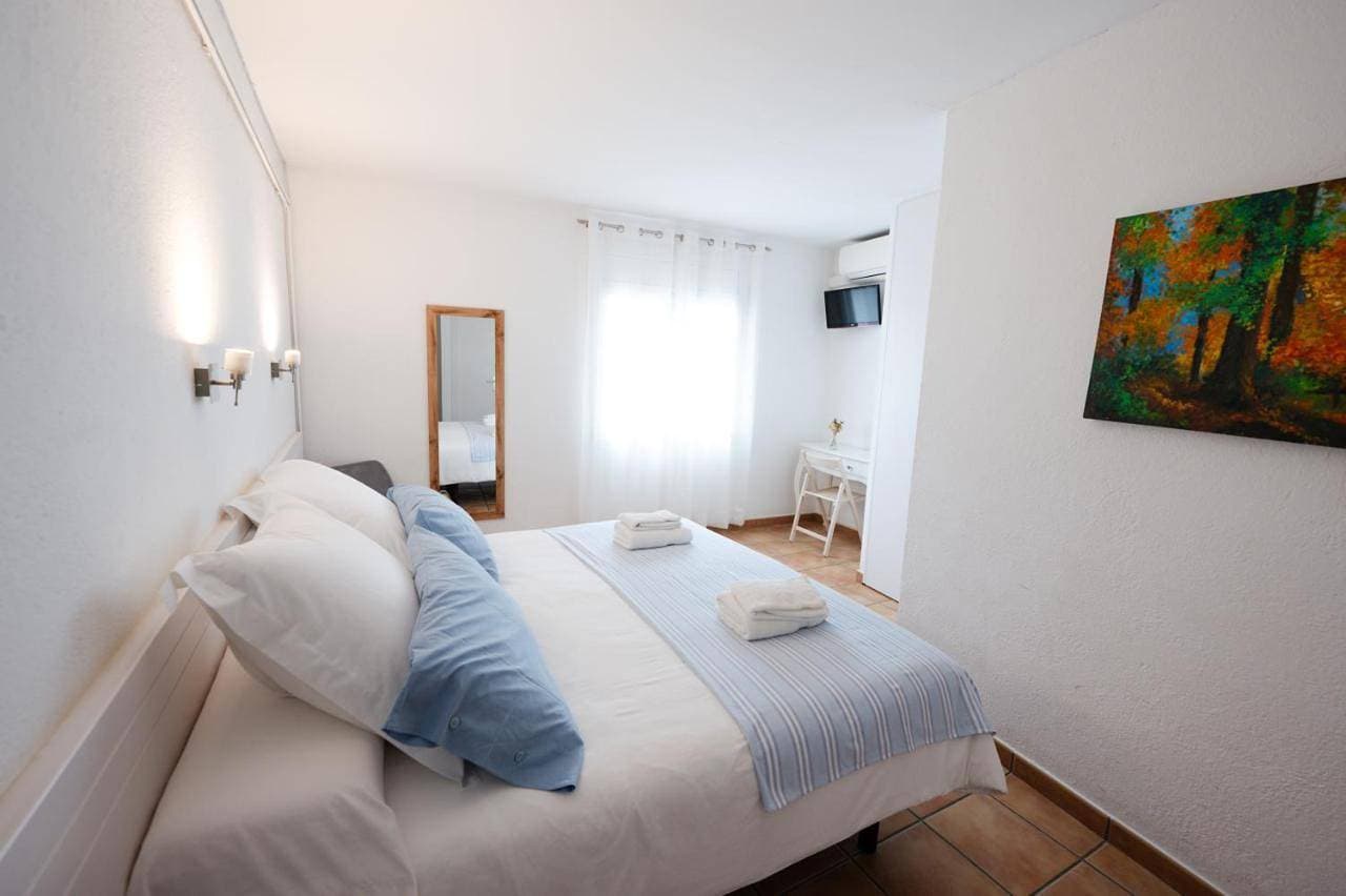 Foto 8 von 8: Double Room with Private Bathroom
