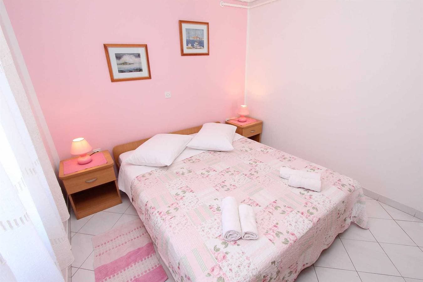 Foto 6 von 16: Pataj Ferienwohnung mit 1 Schlafzimmer mit Terrasse 3