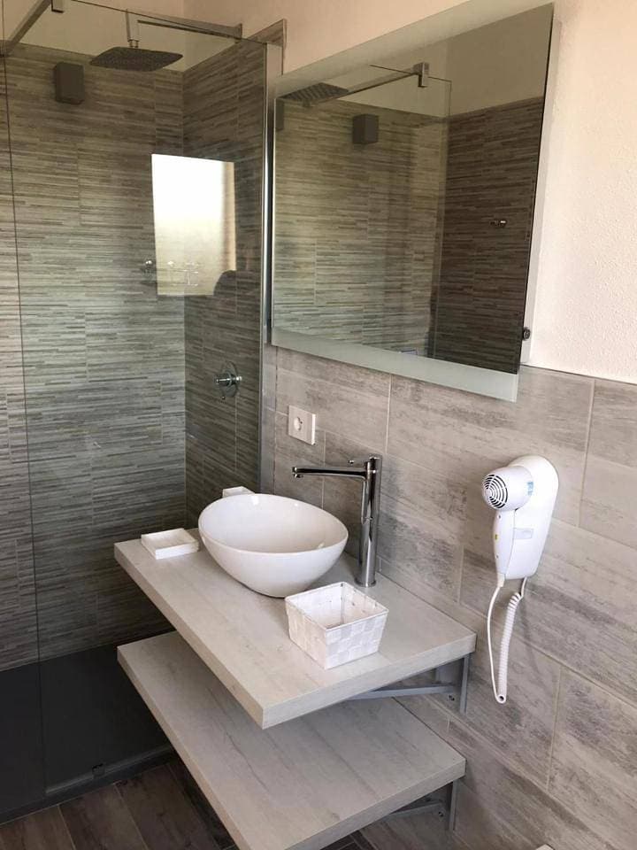 Foto 7 von 23: Double or Twin Room with Pool View