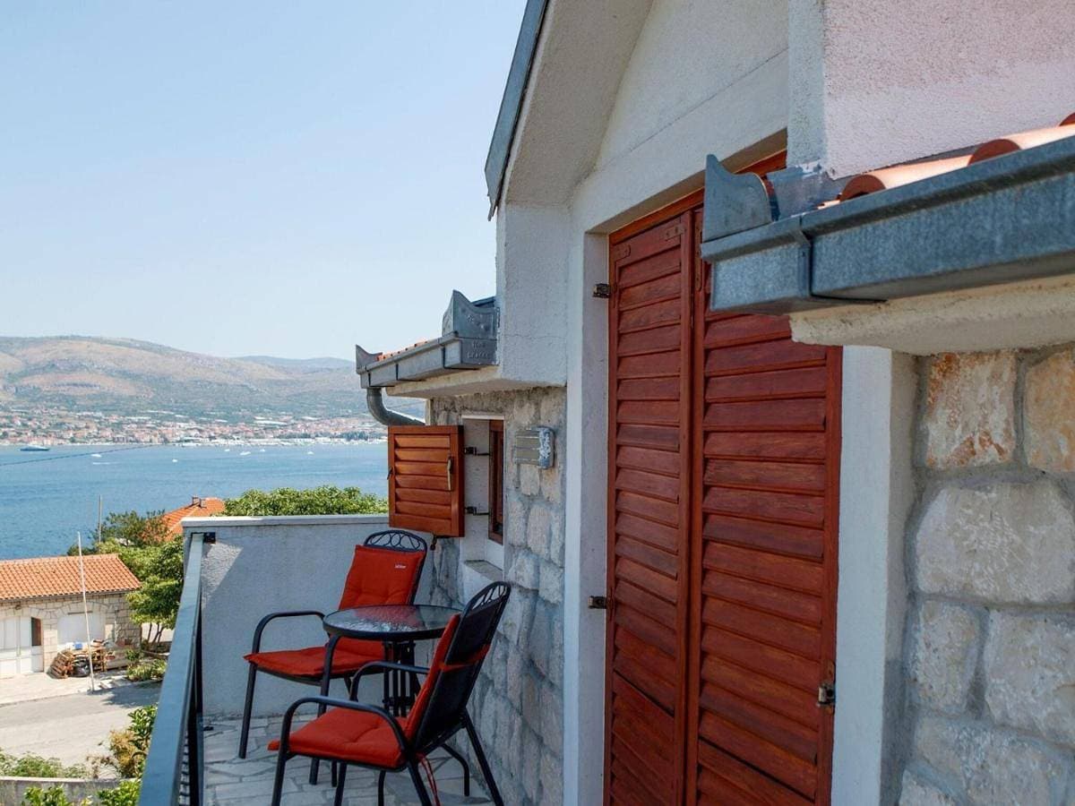 Sea View Apartment in Okrug Donji with Balcony 1
