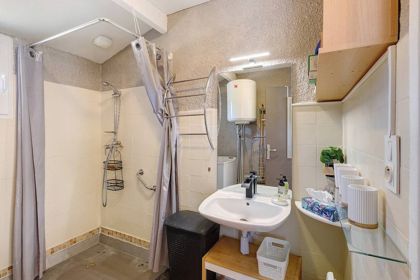 Foto 12 von 26: Ferienhaus 'Au Relax N°10' mit Gemeinschaftspool und Terrasse