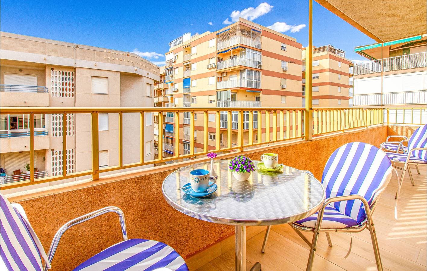 Sonniger Rückzugsort: AC, Pool & Terrasse, 1,5km zum Strand 1