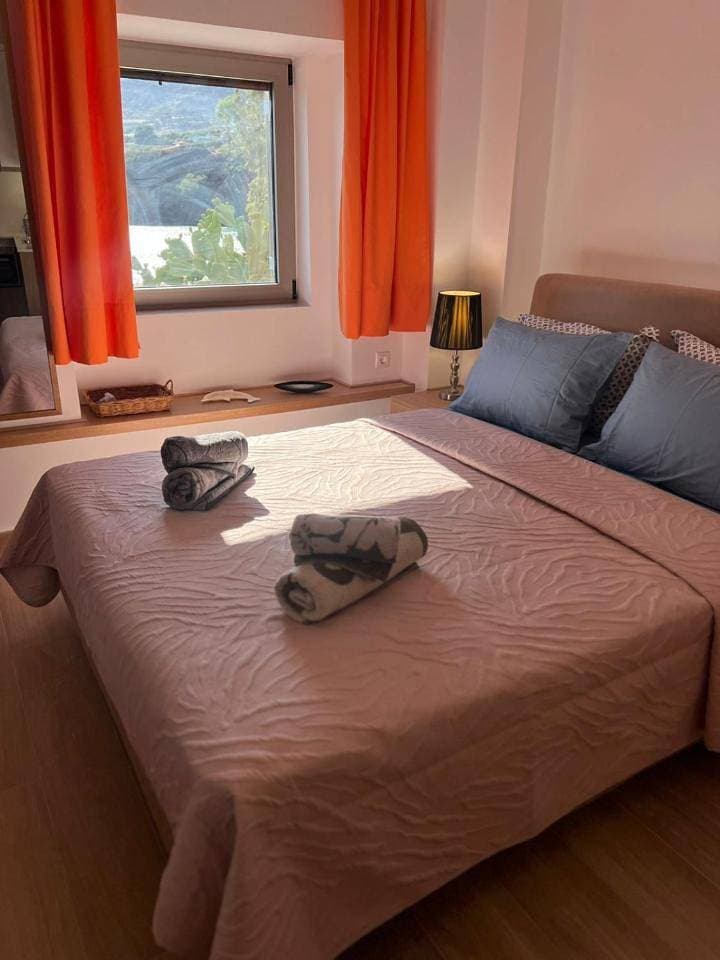 Foto 6 von 48: Studio Apartment with One Double Bed