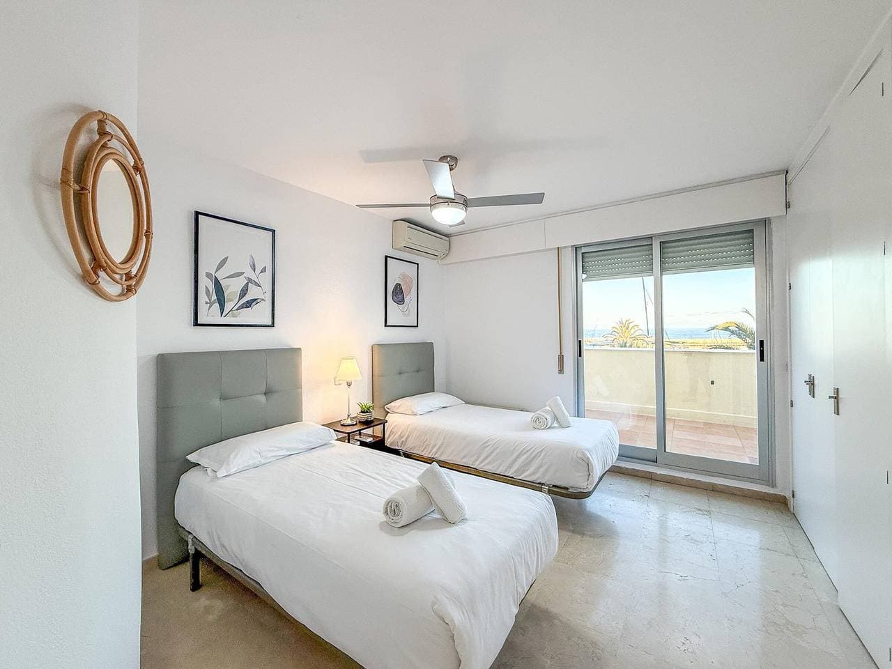 Foto 4 von 25: Duplex mit Meerblick und Pools in Estepona