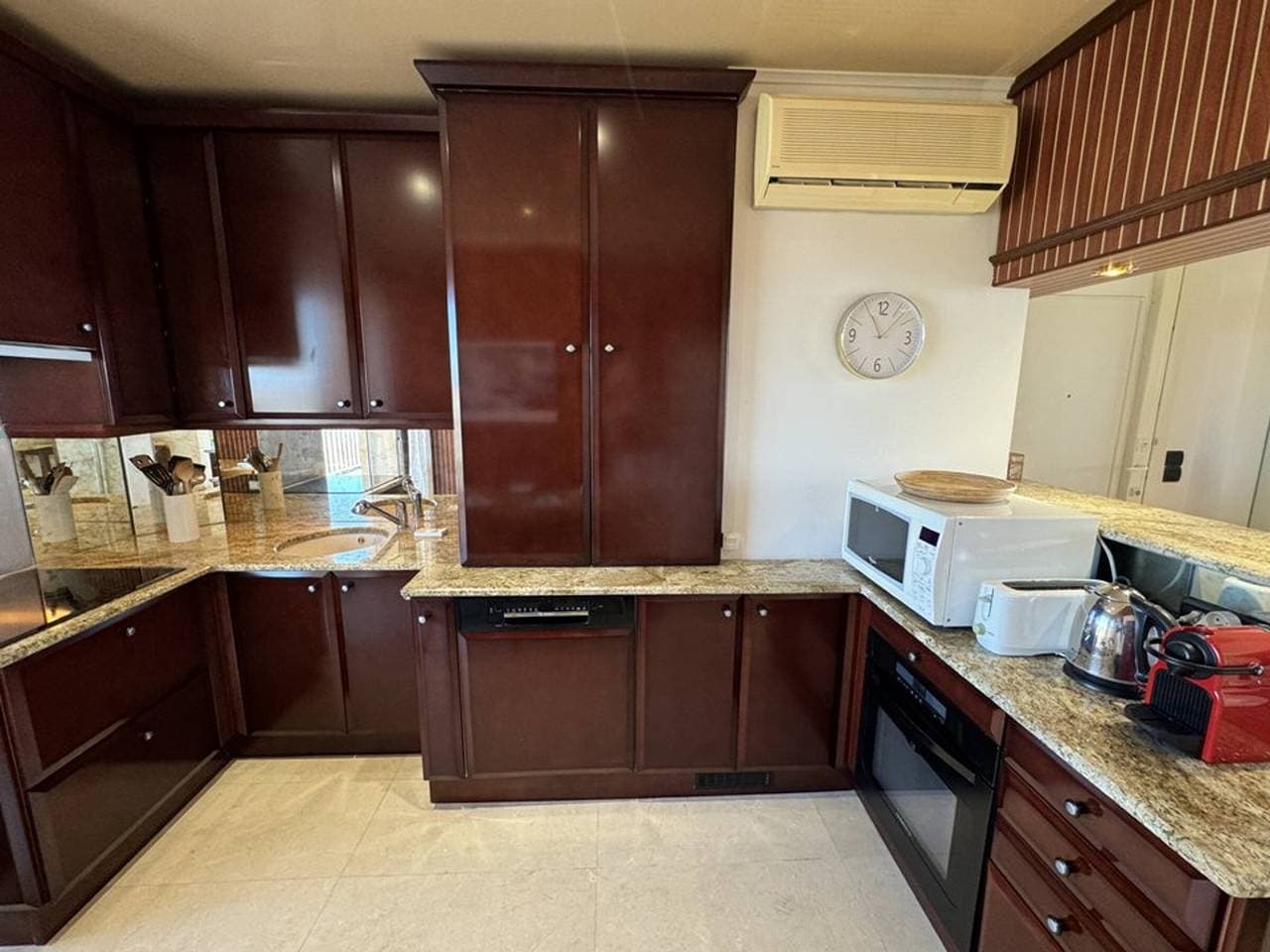 Foto 13 von 15: Große, klimatisierte Wohnung mit Terrassen, Meerblick, Parkplatz und WIFI