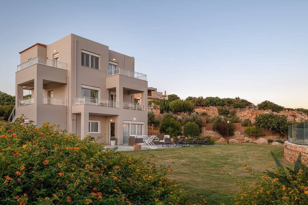 Foto 13 von 30: Villa Anemolia! Mit privatem Pool & Garten! Einzigartiger Meerblick! 1 km zum Strand!