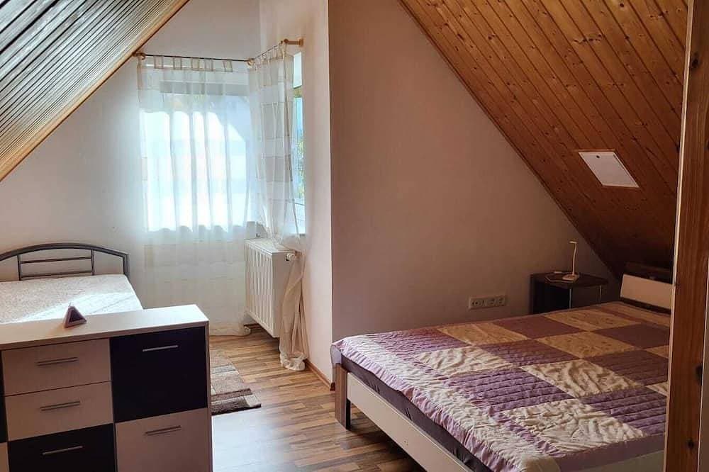 Foto 2 von 18: Geräumige, kinderfreundliche Ferienwohnung im ruhigen Wesertal