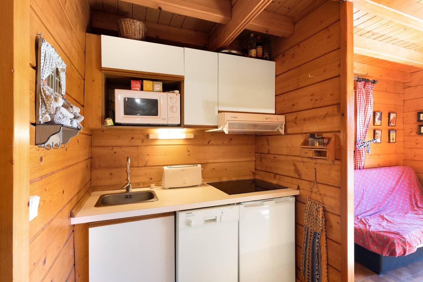 Foto 6 von 23: Chalet "Maison De Bois Finlandaise" mit 2 privaten Terrassen und Balkon