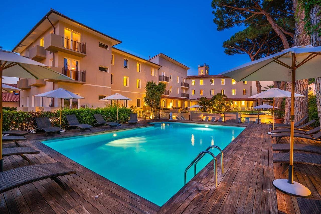 Marina Garden Hotel 1