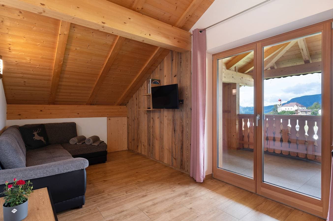 Foto 13 von 41: Ferienwohnung 'Rodererhof Lajen Apt Langkofl' mit Bergblick, privater Terrasse und WLAN