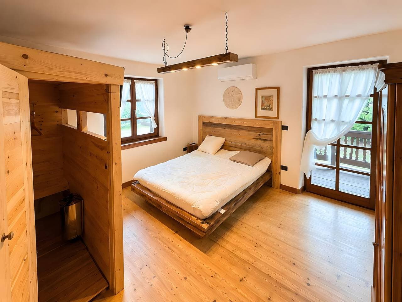 Foto 5 von 21: Zimmer „Camera Genziana“ mit Bergblick, WLAN und Klimaanlage