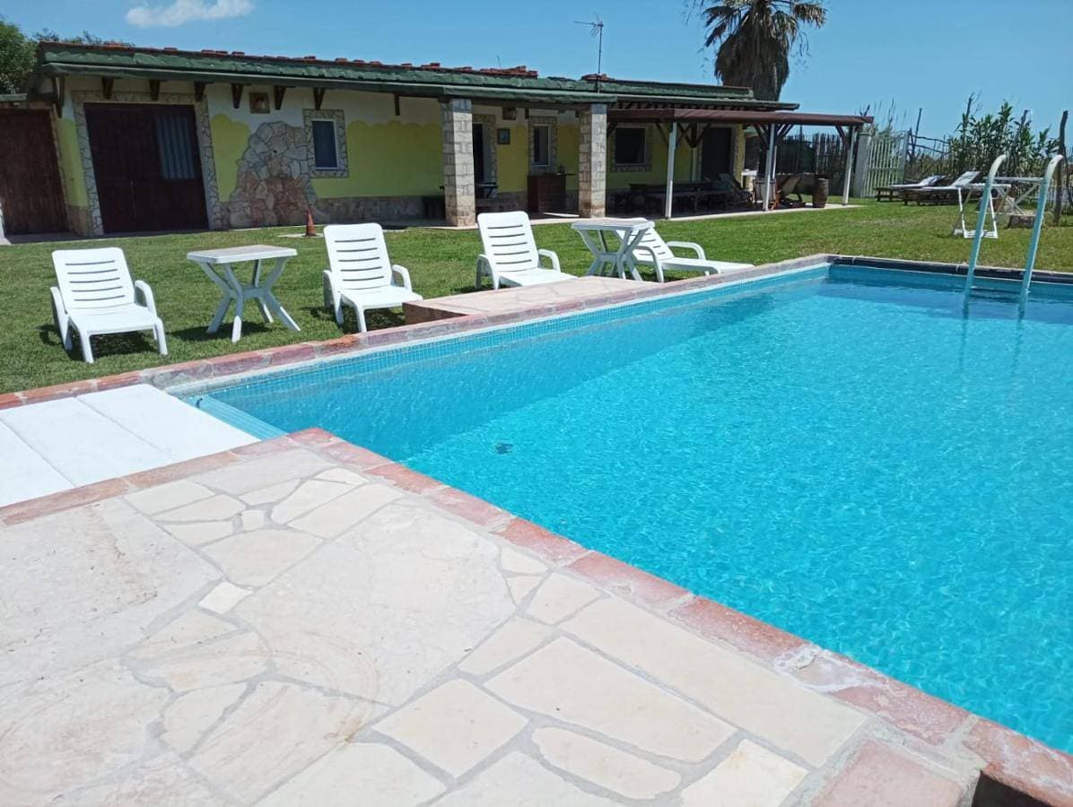 Villa fronte mare con piscina privata e accesso diretto sulla spiaggia vicino Noto Marzamemi 1