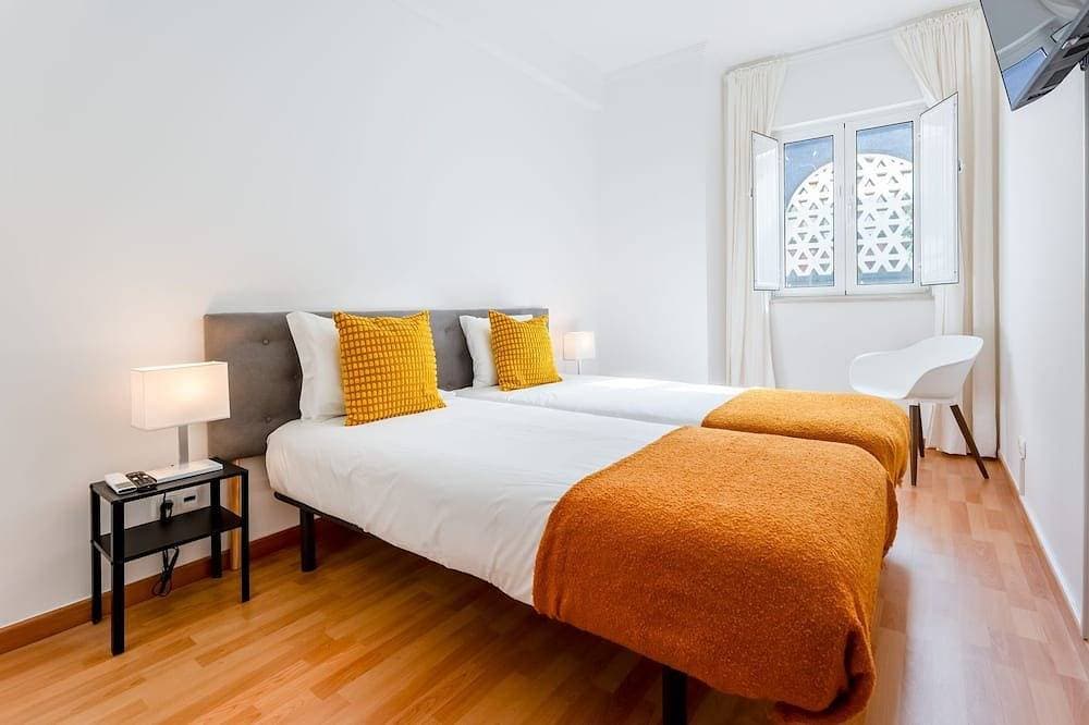 Foto 3 von 23: Modern Retreat w/ AC in Castro Marim by LovelyStay