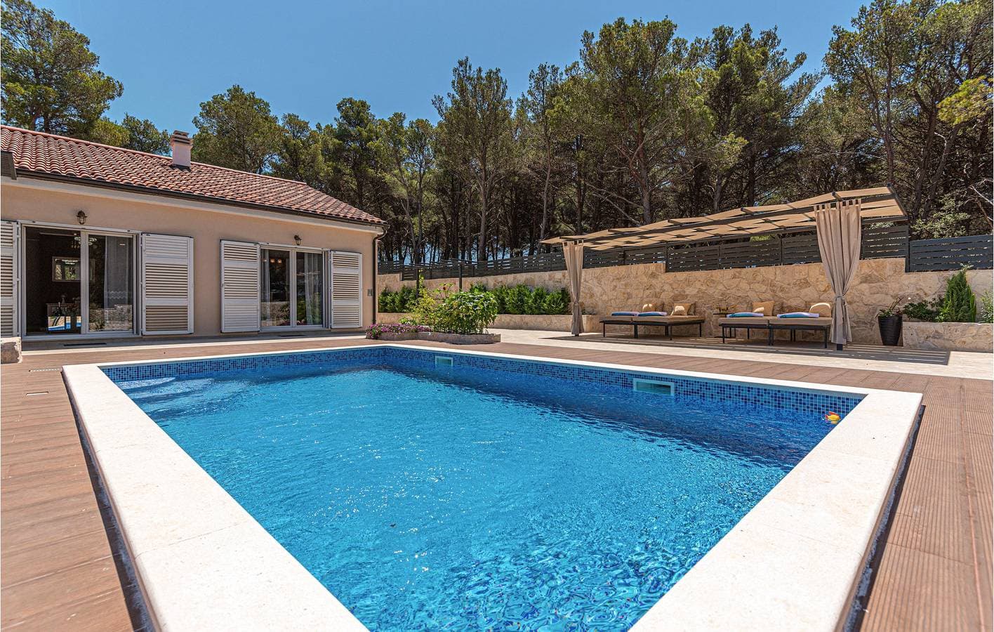 Foto 13 von 44: Gemütliche Ferienwohnung in Küstennähe mit Pool und Terrasse, 1,5 km von Zaboric entfernt