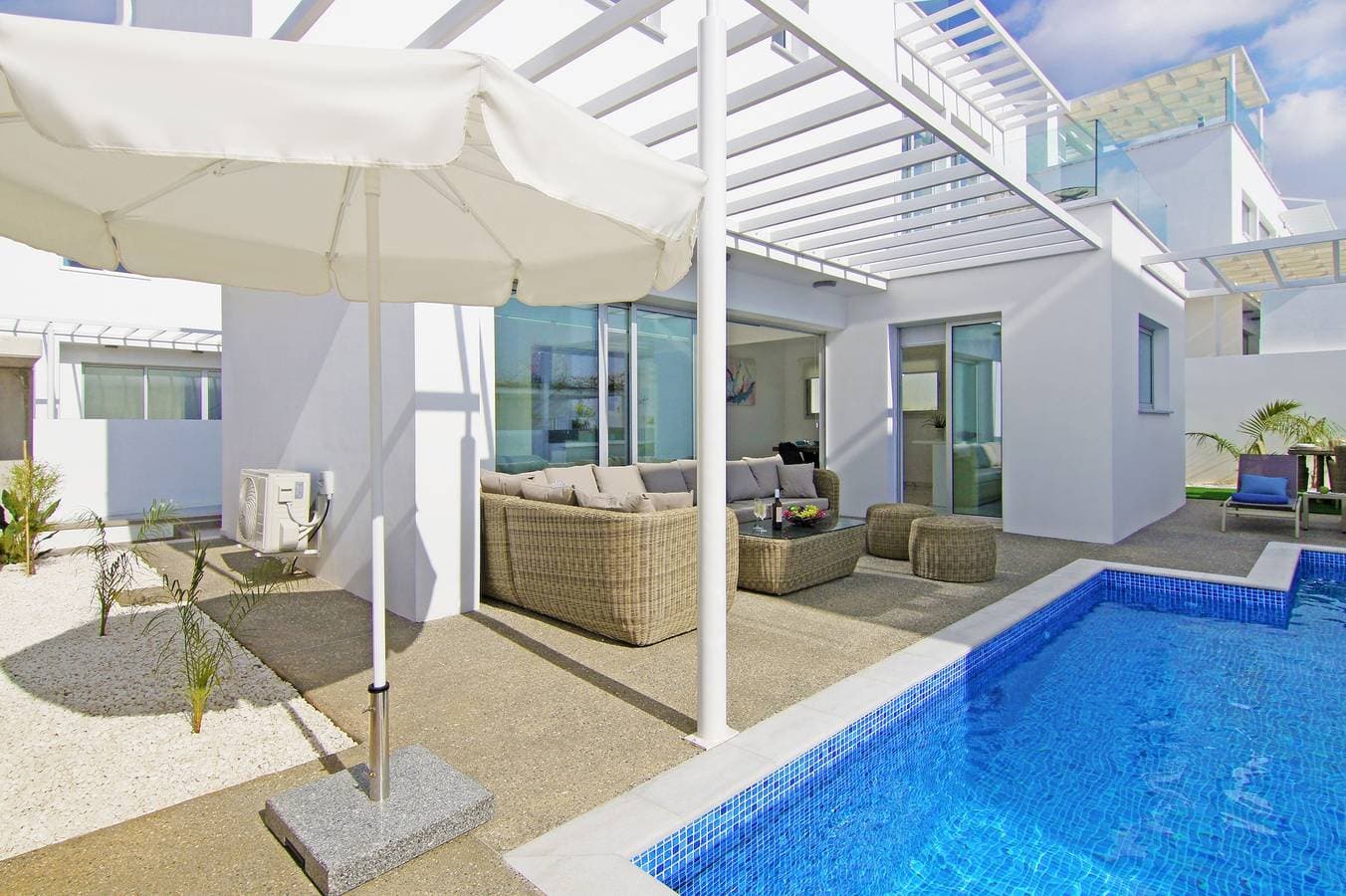 Foto 7 von 43: Villa für 7 Personen mit Balkon