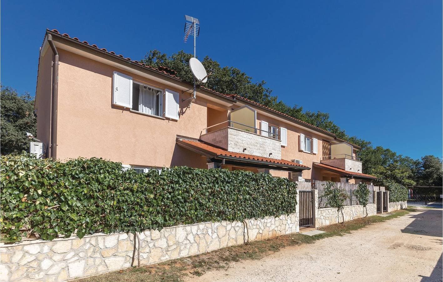 Foto 3 von 24: Gemütliche Wohnung mit Terrasse, WLAN und 1 km zum Strand