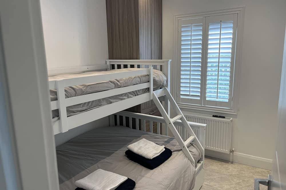 Foto 2 von 27: Cottage-Sleeps 5-Parking-Near Beach-Fireplace