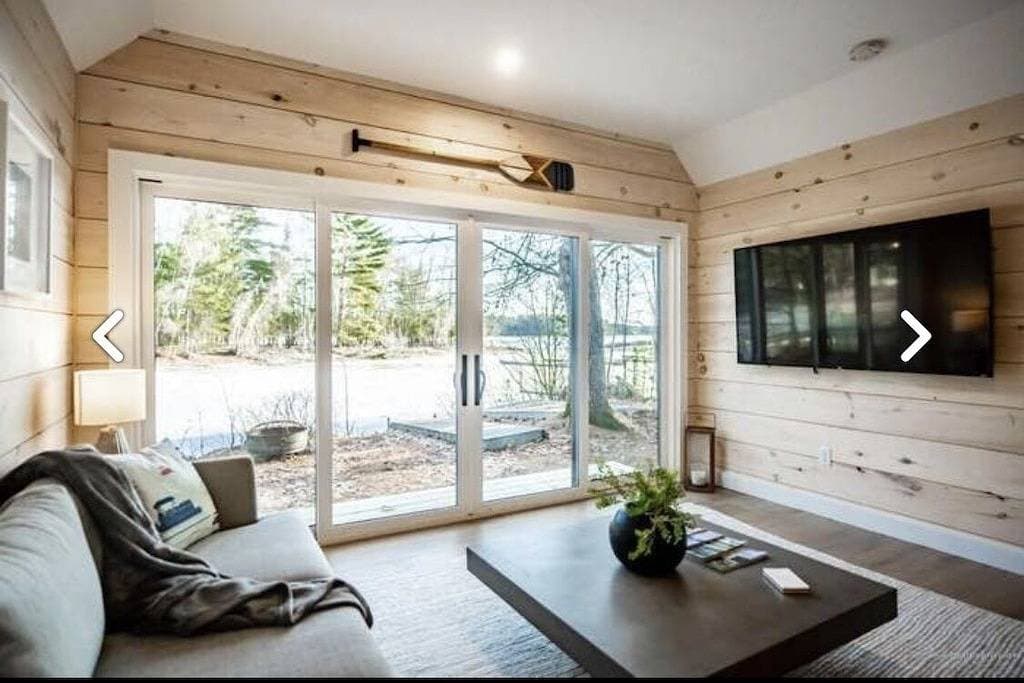 Foto 6 von 28: New Year Round Luxury Modern Camp direkt am Sebago See!