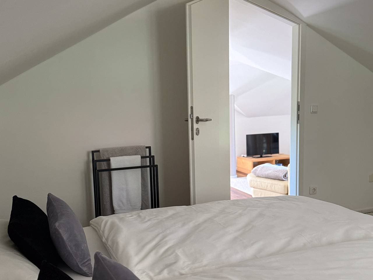 Foto 9 von 23: Haus am Bach - Ferienwohnung Achenblick