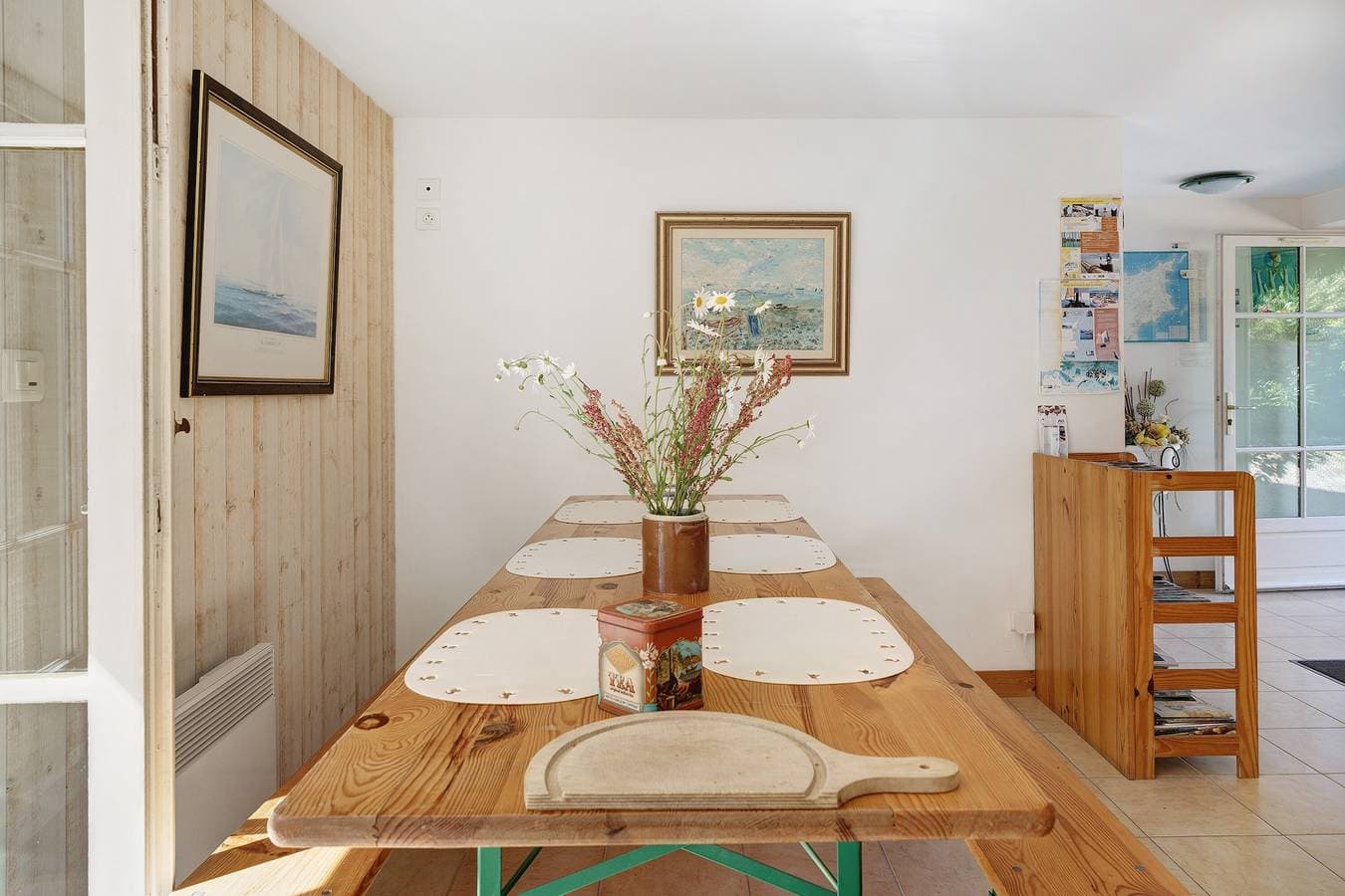 Foto 11 von 23: Gästezimmer „La Souricière - Le Puits“ mit gemeinsamer Terrasse, Garten und WLAN
