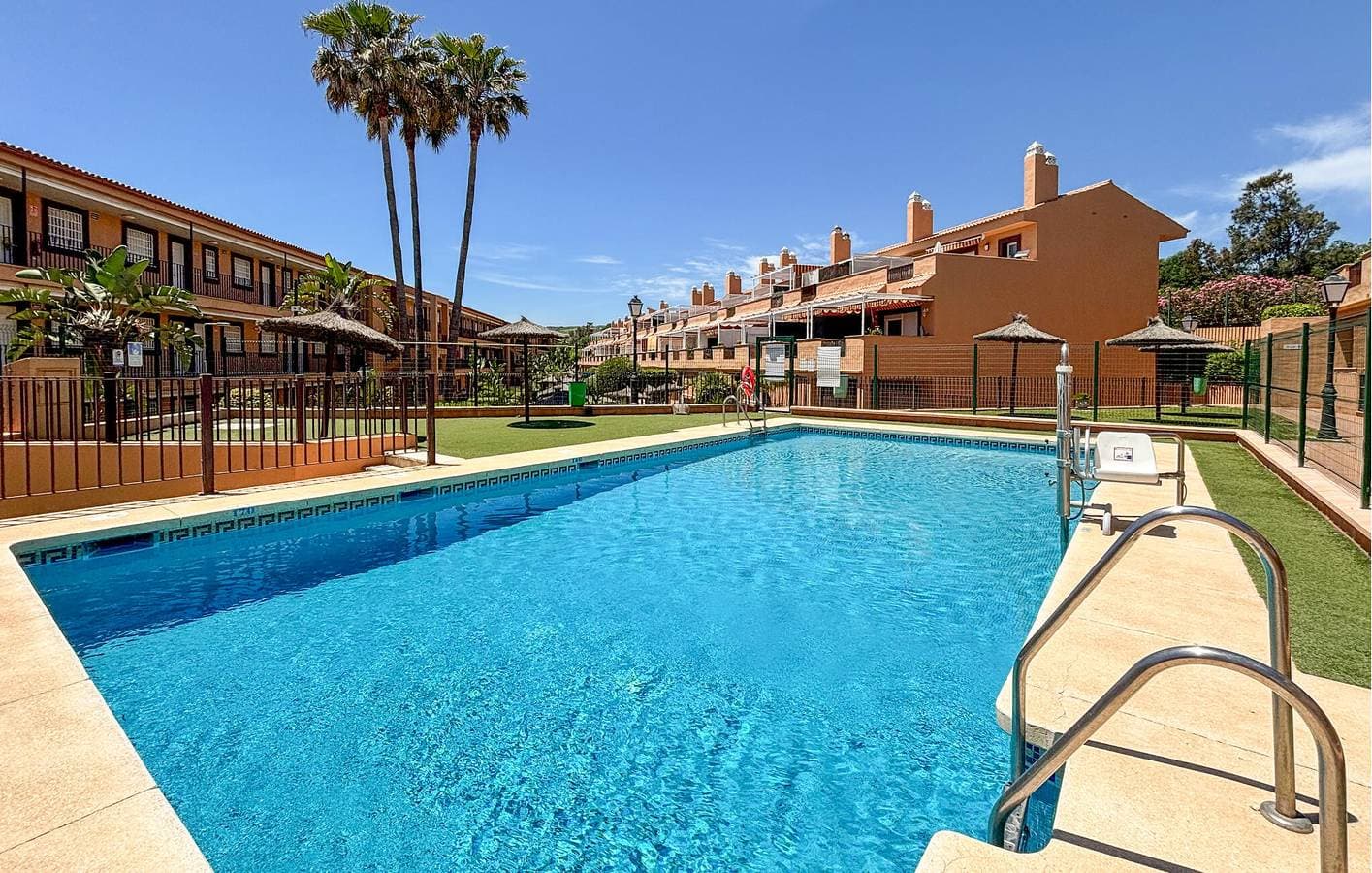 Foto 9 von 15: Gemütliche Ferienwohnung mit Pool, Terrasse und Strandzugang in der Nähe von La Duquesa