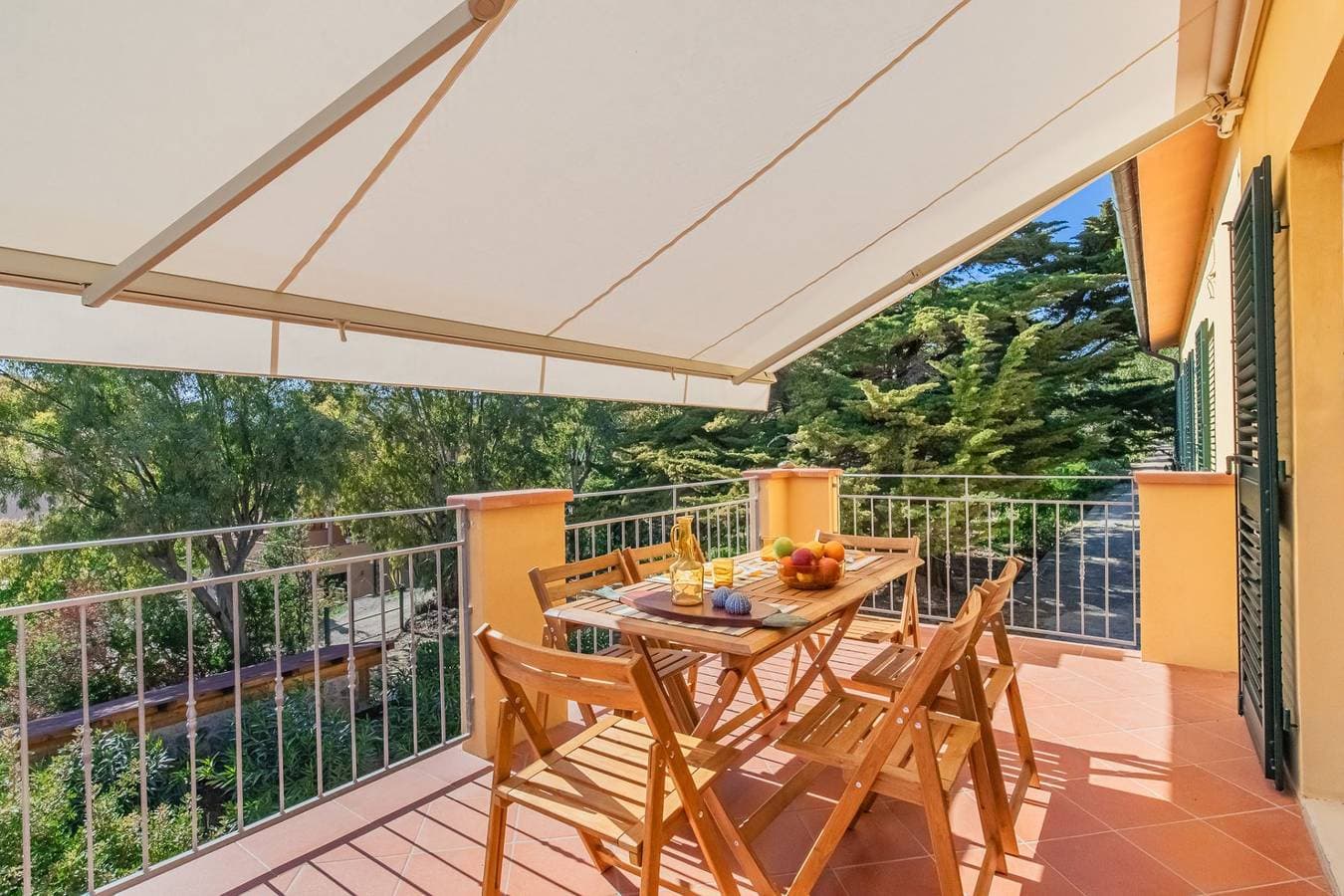 Foto 13 von 45: Ferienhaus für 8 Personen mit Terrasse