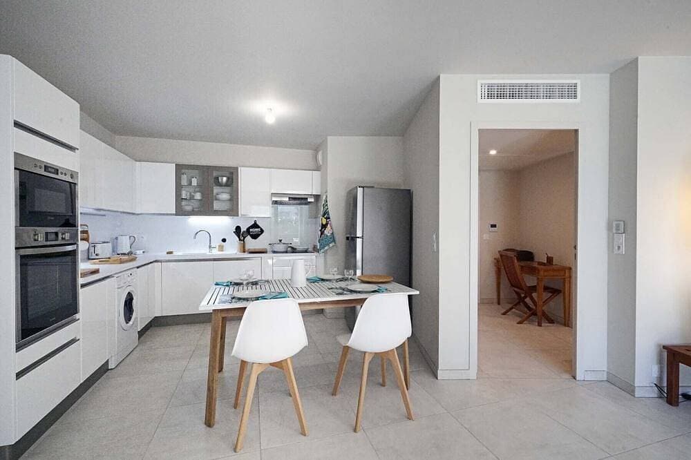 Foto 6 von 12: Hervorragende klimatisierte Wohnung, Glasfaser, Swimmingpool und Garage
