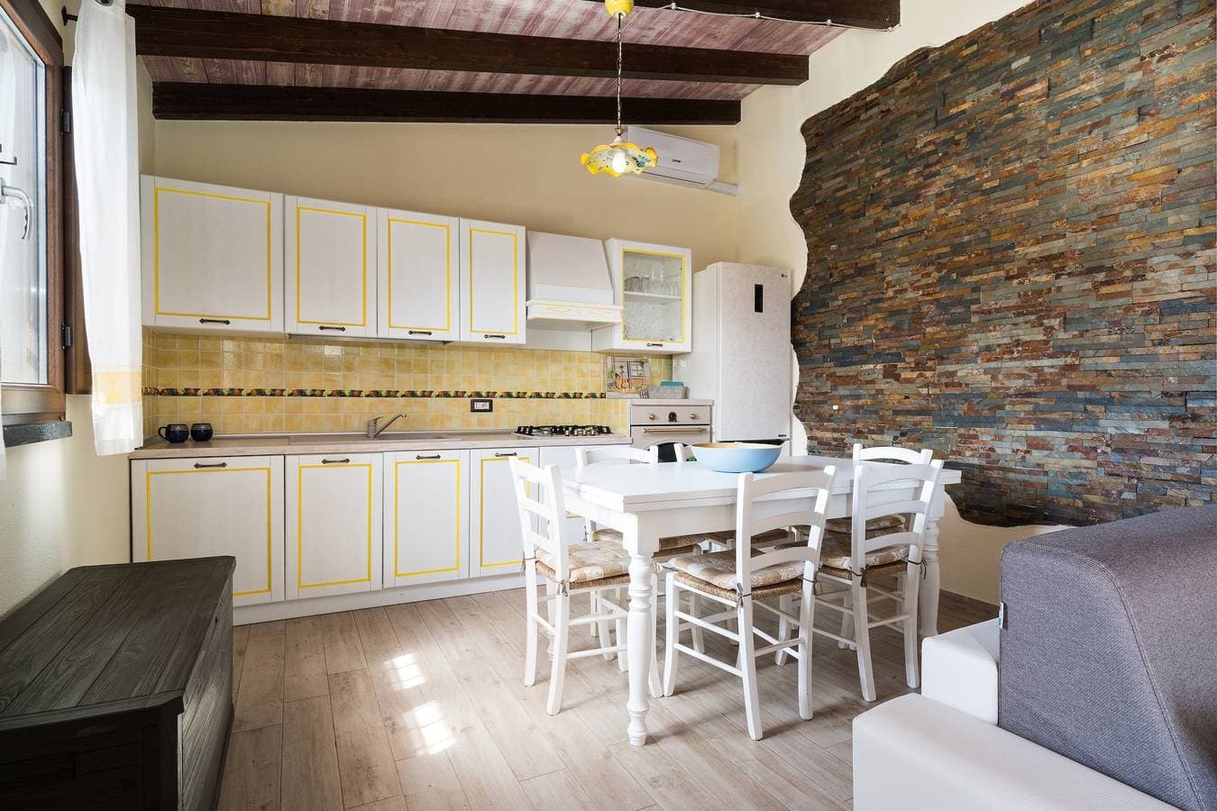 Foto 7 von 23: Ferienhaus 'Casa Luna' mit Seeblick, WLAN und Klimaanlage