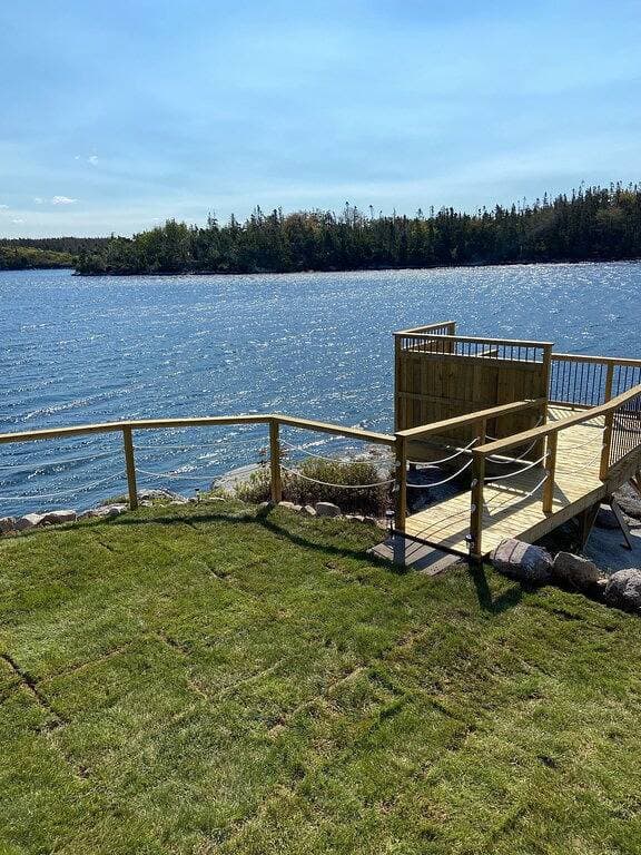 Foto 2 von 26: Rock Haven Cottage, on the ocean!