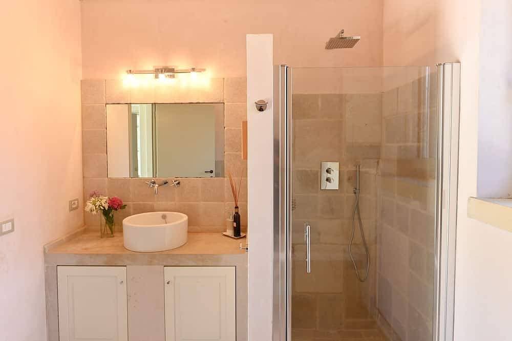 Foto 12 von 30: 5 Schlafzimmer Masseria mit beheiztem Infinity-Pool und weitläufigem Olivenhain