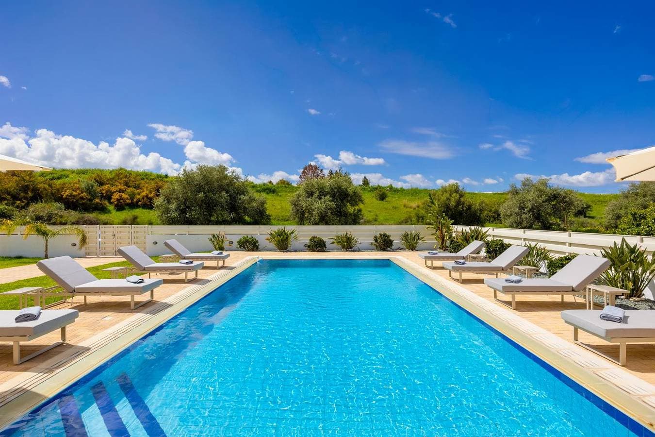 Foto 3 von 30: Villa für 8 Personen mit Terrasse