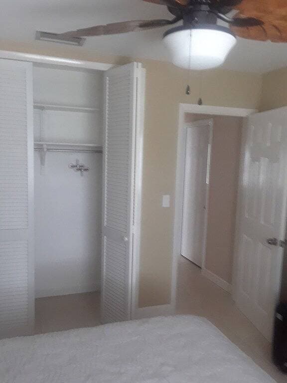 Clean affordable Vac. rental suite 2 miles to beach 3 priv, rms. Liv, Bed, Bath 1