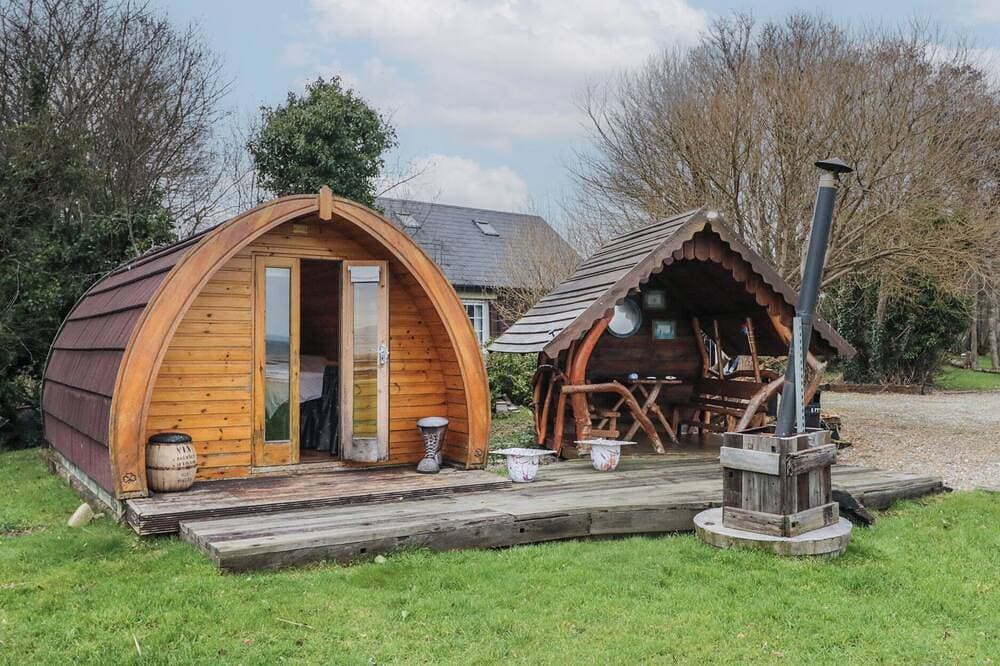 Foto 6 von 13: River View Pod, pet friendly, with open fire in Muff, County Donegal
