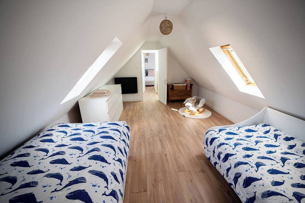 Foto 7 von 30: Authentic, bright farmhouse—200 meters from the beach, the Gr34 trail, and town