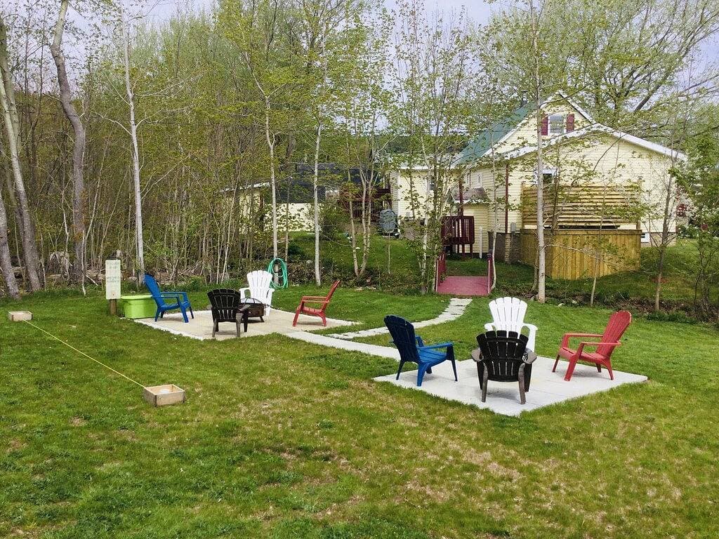 Foto 3 von 46: Hikers Suite  Private Hot Tub  <br>Cabot Trail, Pleasant Bay ,N.S.
