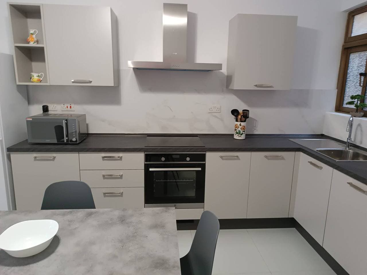 Foto 4 von 36: Stilvolles und geräumiges Apartment mit 2 Schlafzimmern am Meer