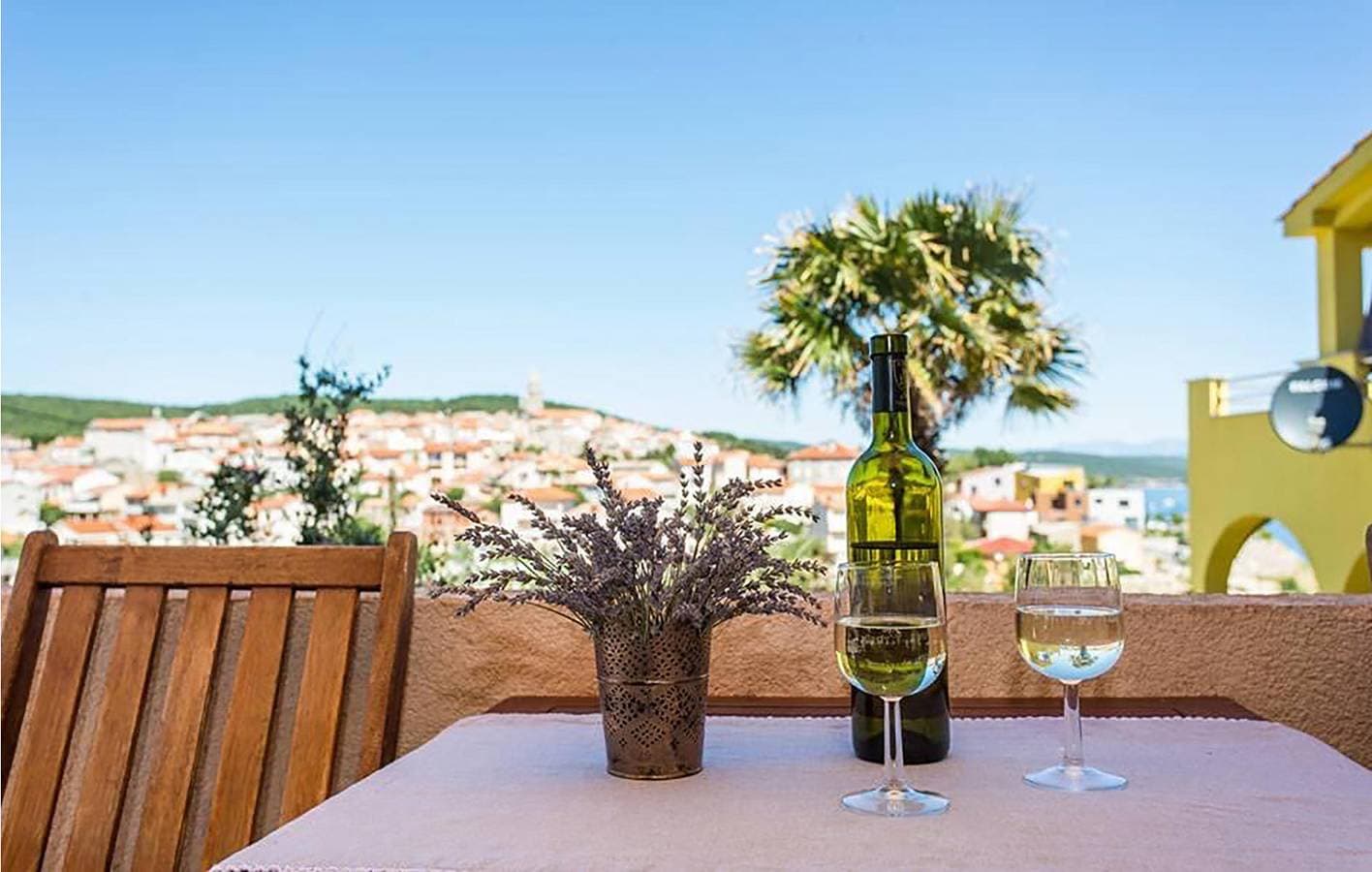 Foto 3 von 21: Gemütliche Ferienwohnung mit Terrasse, nur wenige Schritte vom ruhigen Strand und erstklassigen Annehmlichkeiten entfernt