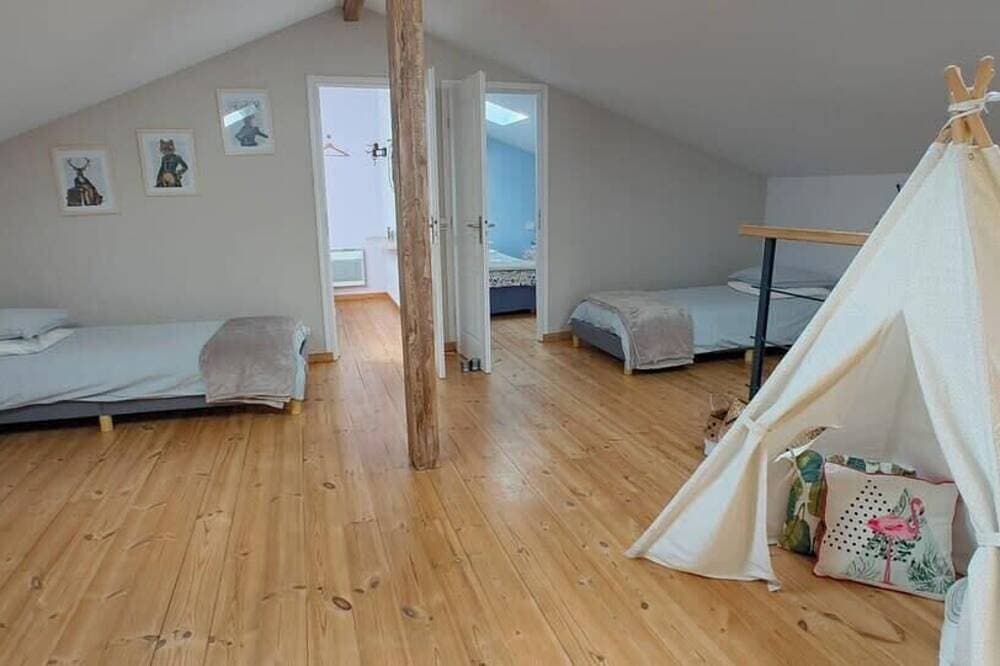 Foto 4 von 25: Large, friendly and bright villa with pool