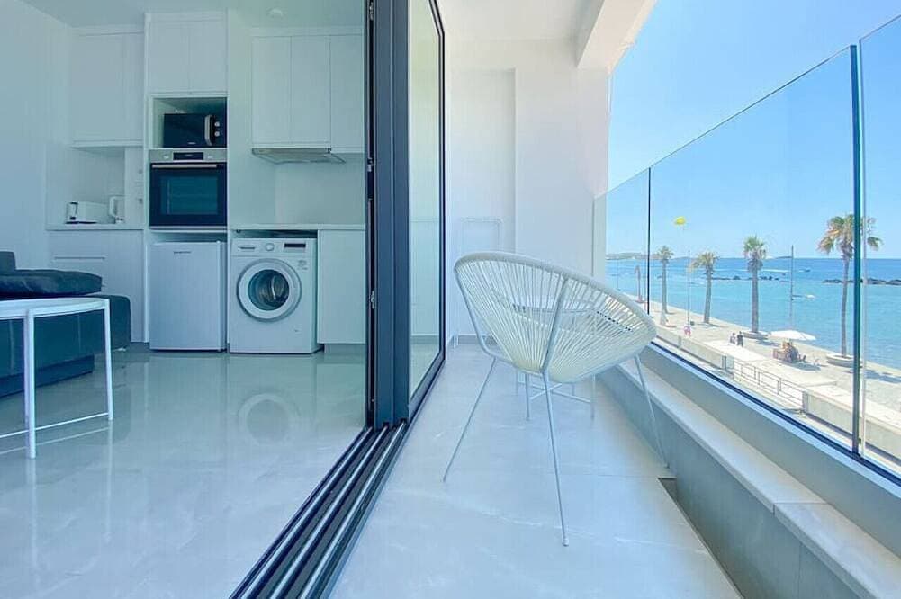 Phaedrus Living: Marina Sea View Flat 214 Gold 1