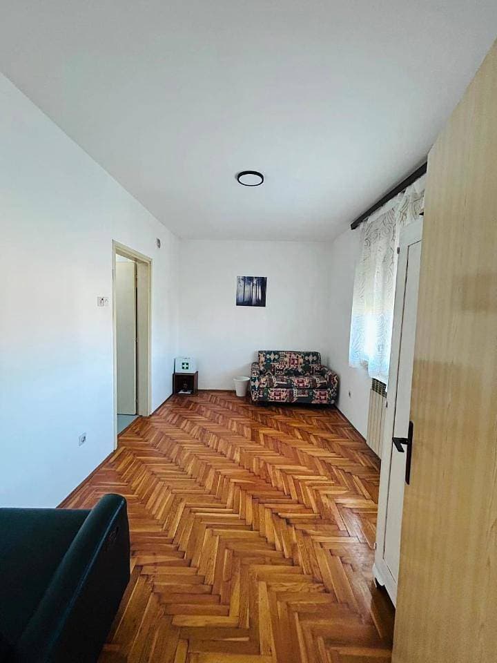 Foto 9 von 19: Three-Bedroom Apartment with Balcony