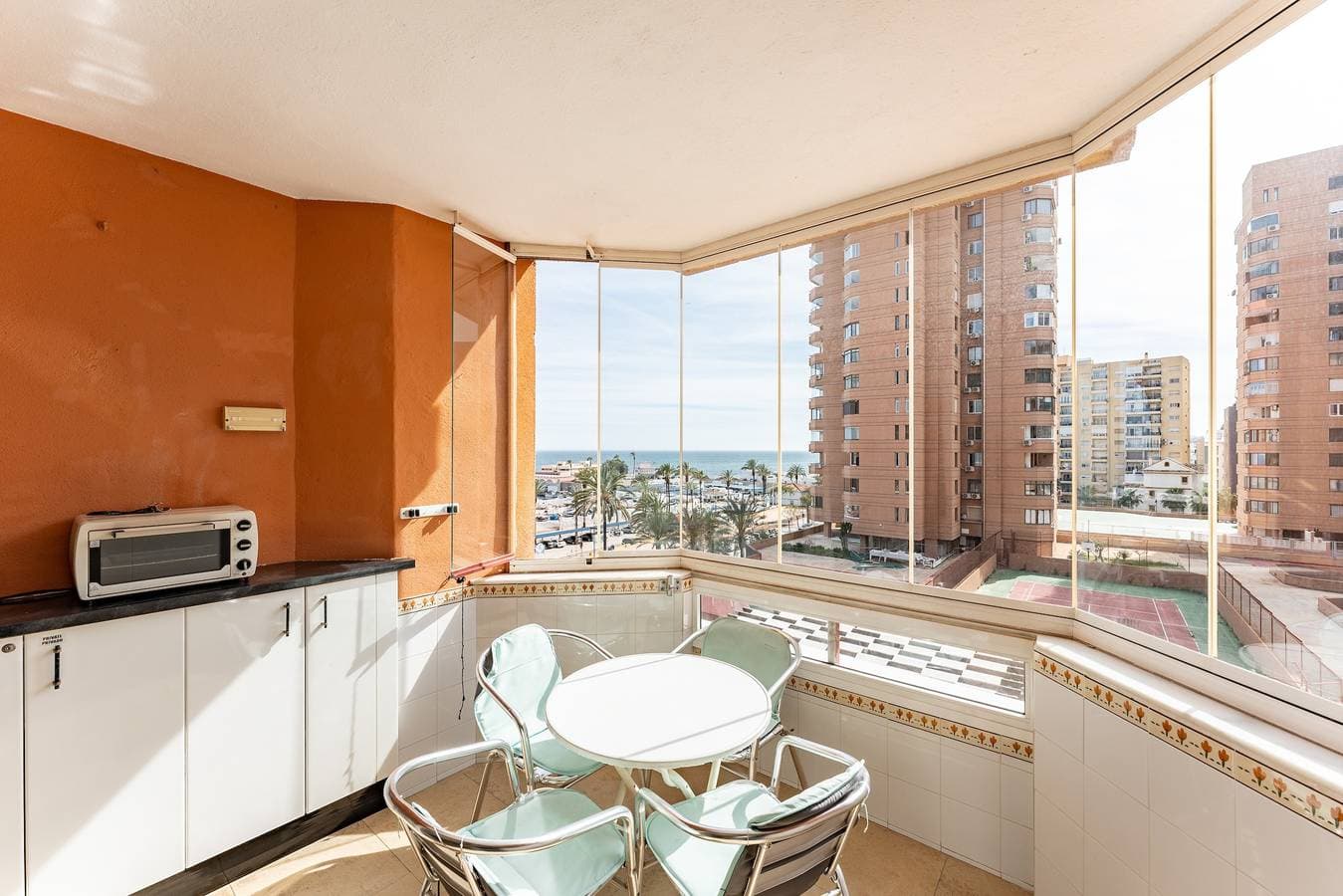 Foto 3 von 20: Einzimmerapartment 'Sunny' mit Blick auf den Hafen, Wi-Fi und Klimaanlage