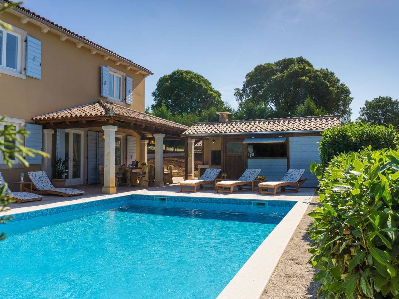 Foto 9 von 49: Nettes Ferienhaus in Smoljanci mit Privatem Pool