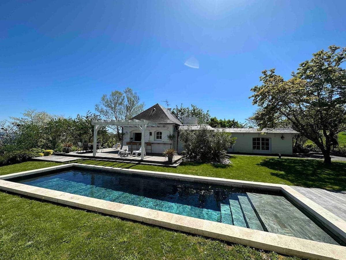 Cottage vue panoramique Pau Piscine 1