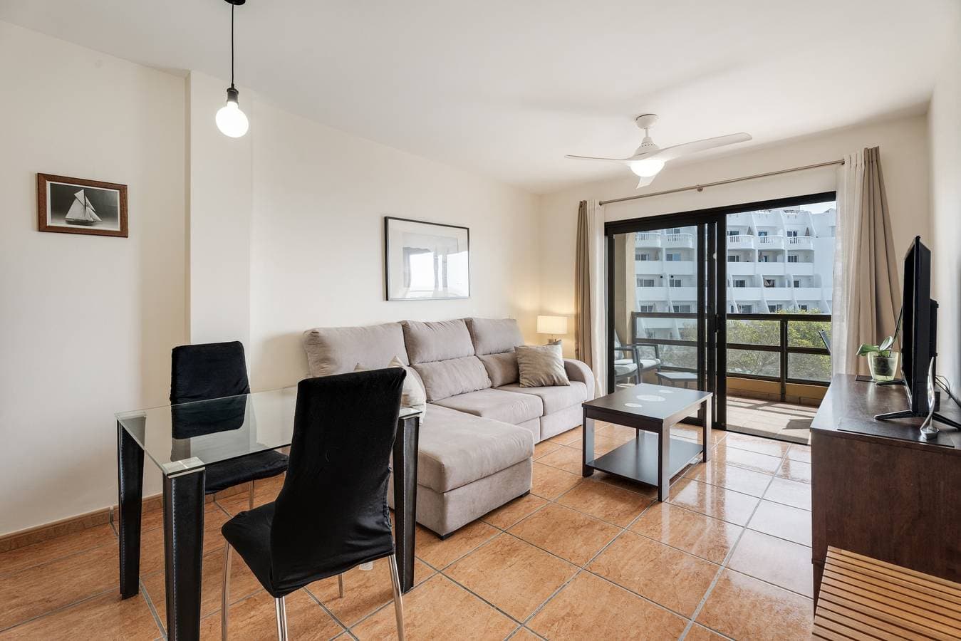 Foto 4 von 27: Ferienwohnung 'Ocean Golf San Miguel' mit Meerblick, Gemeinschaftspool und Wi-Fi