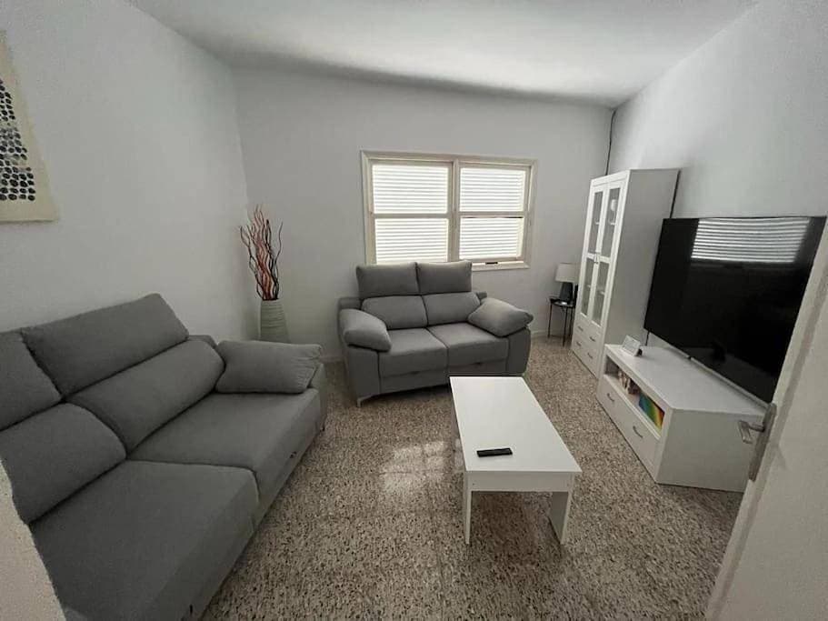 Foto 12 von 23: Three-Bedroom House