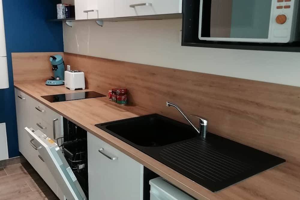 Foto 8 von 12: Place 28-Studio-Klassisch-Ensuite mit Bad-Strassenblick